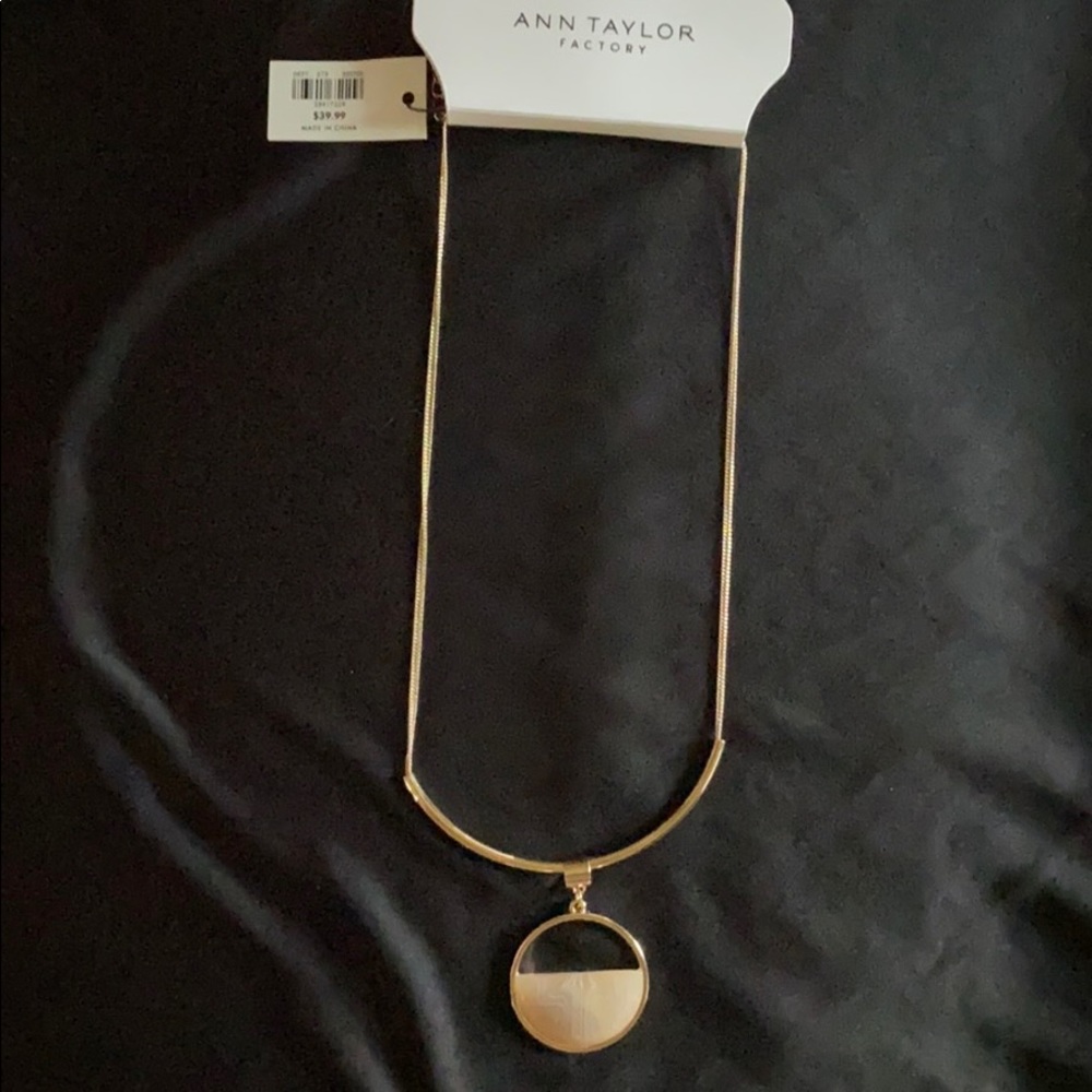 NWT Pink and Gold Necklace - Picture 4 of 4